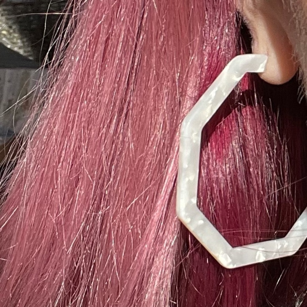 Cute pearl type hoops